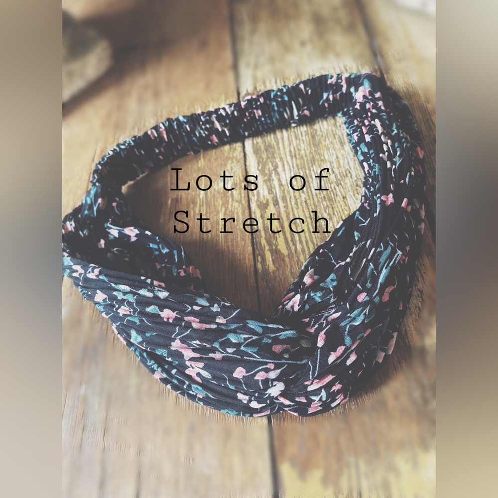 Artisan Made Headband & Neck Wrap Tiny Floral - Picture 2 of 10